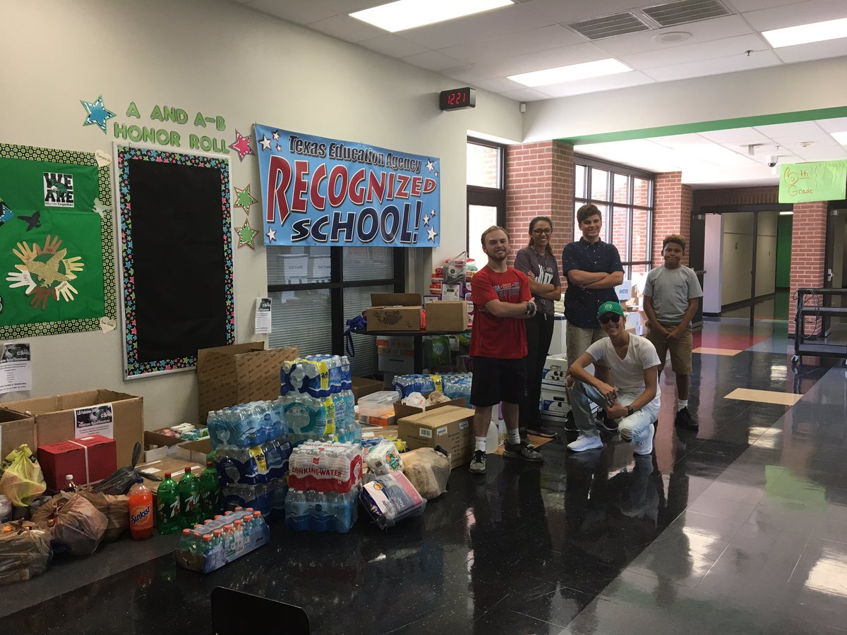 lakedallasms's tweet image. @LdStuco @CouncilLdms @LDMSSTUCO Awesome students bringing all of the donated supplies from our campuses for Harvey victims!#bettertogether