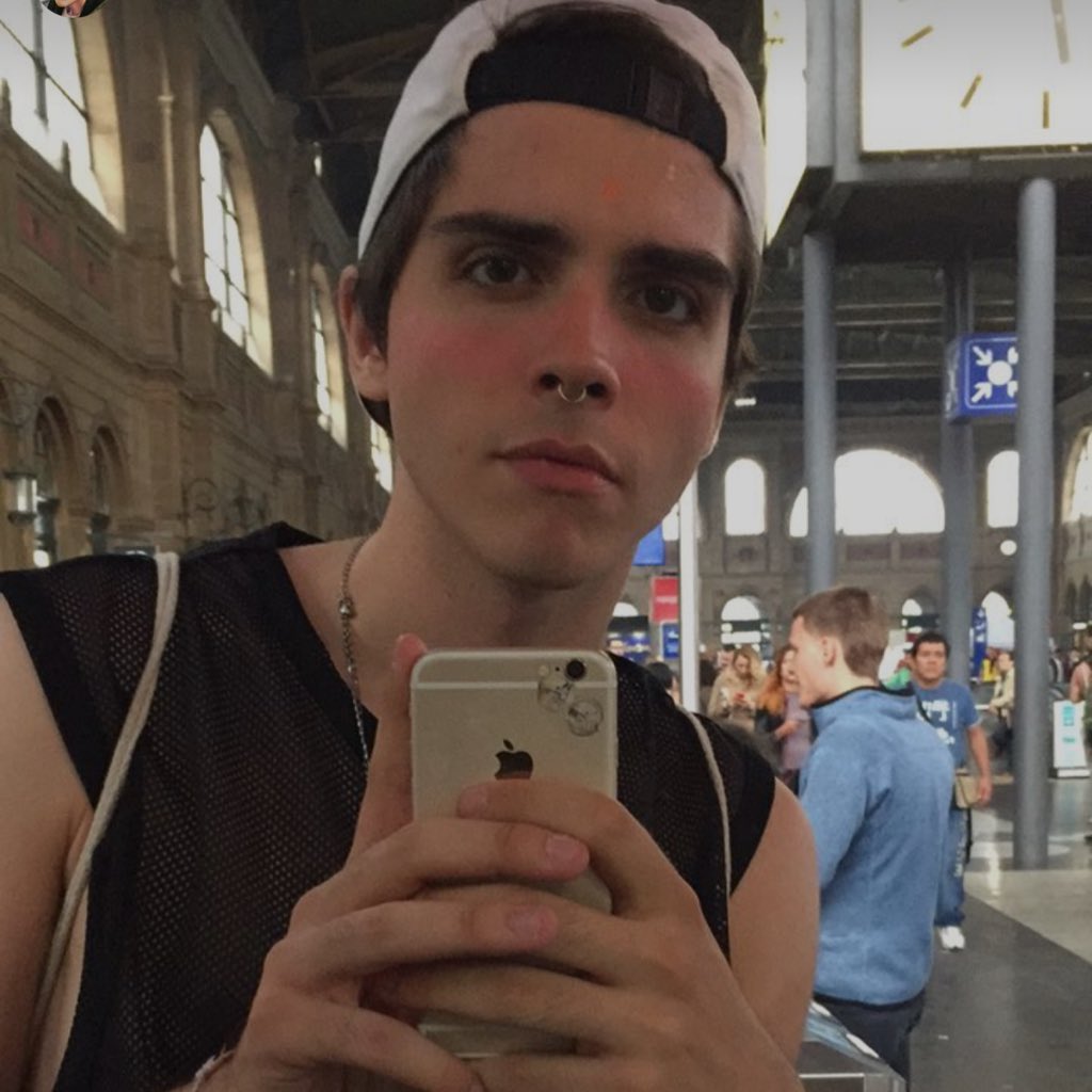 LYLE2SAD's tweet photo. #NewProfilePic https://t.co/jVRzUsu6HI
