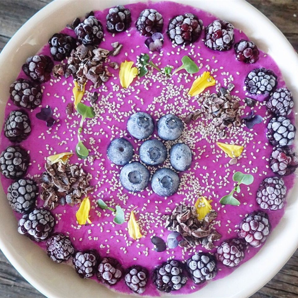 BigTreeFarms's tweet image. A big healthful #smoothiebowl to share 👫 with all the goodies for an amazing start to your day 💖🙌🏼😋 #deliciousness