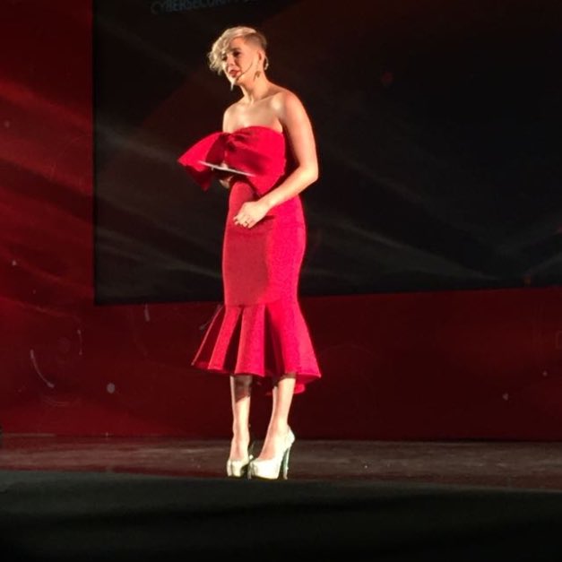 Rebeca Gucon tweet media