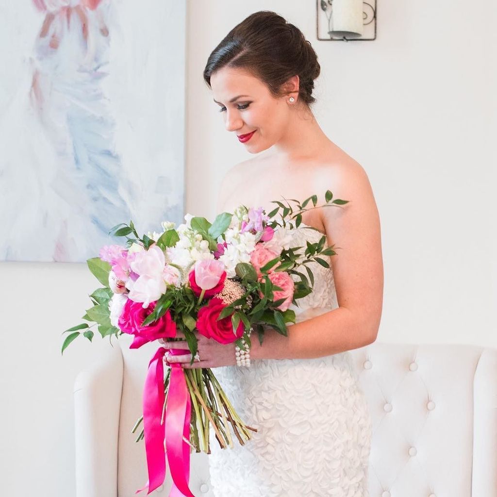 tmakartistry's tweet photo. Our watercolor romance shoot has been featured again! Check it out on @borrowednblue today! 
… https://t.co/TkzpNA65Wg https://t.co/bhhIZTkEkg