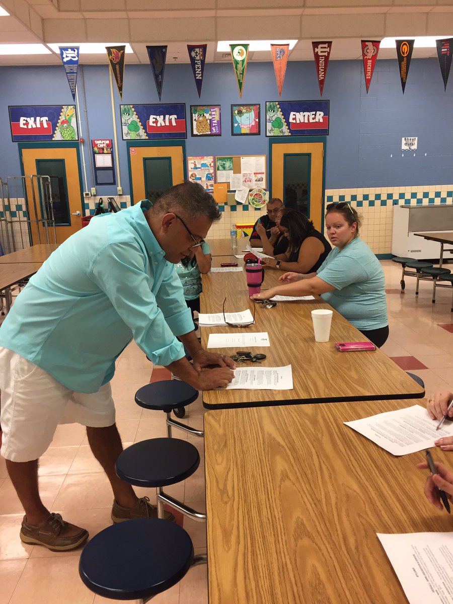 GarrigaElem's tweet photo. Garriga's first PTO MEETING for the 2017-2018 school year!! #parentinvolvement #communicationisessential #GarrgiaSAILS @PointIsabelISD https://t.co/A9hBrmc8UD