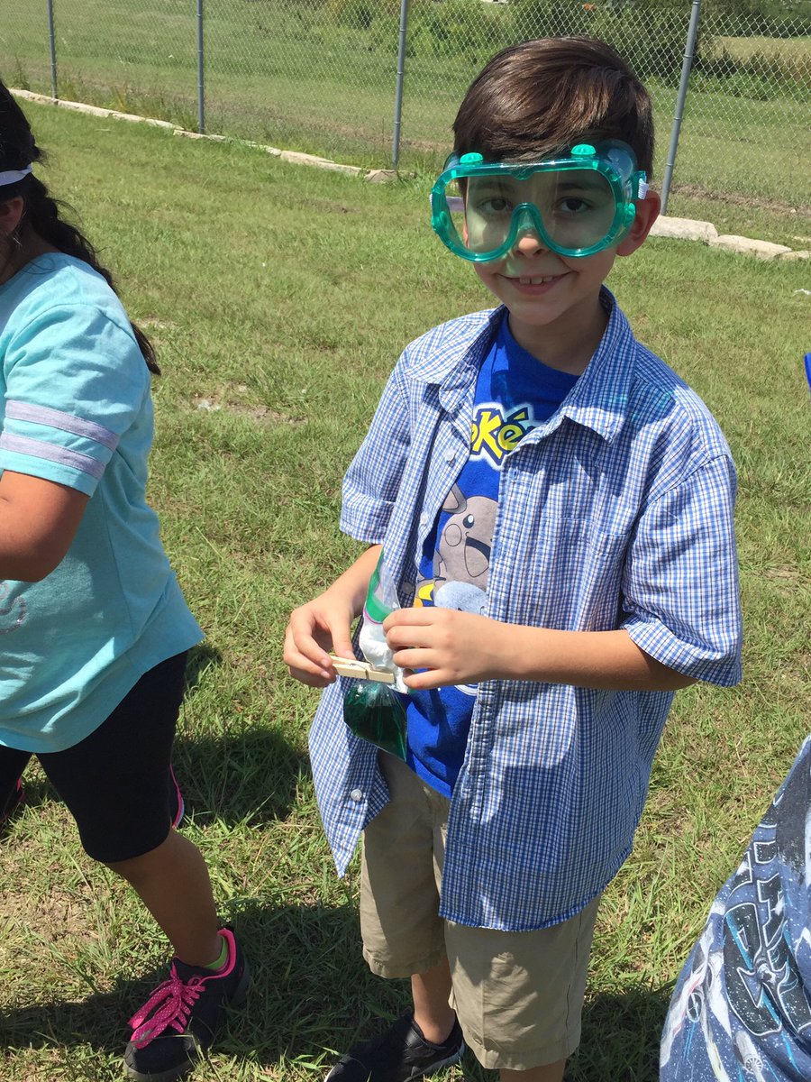 JolliffKathy's tweet photo. We love science! #TobiasProud #flearning https://t.co/3711YW89GA