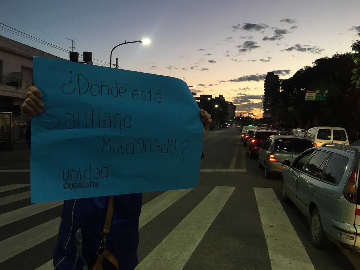 esasipichon's tweet photo. Versalles dice: https://t.co/zLyy69yPCw