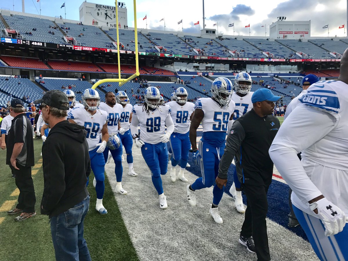 Turtleneck is a Bills fans, so tonight we are all Lions fans DIl2H-iV4AArpkz