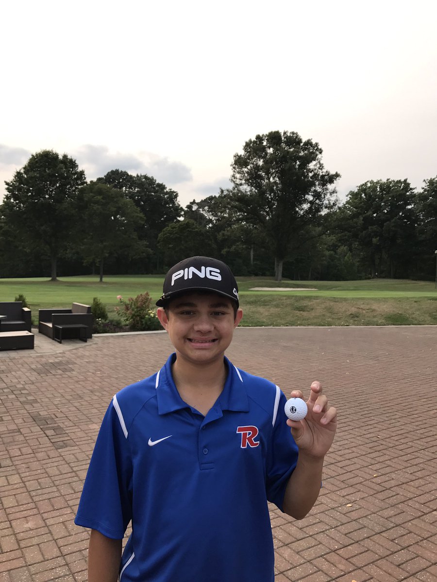 GolfRevere's tweet photo. Sophomore phenom Jacin Colaco puts extra tour sauce to add to a blowout win with a hole-in-one. 
Revere 168 Copley 176
Nick 40
Ty 41
AP 43 https://t.co/7Yew8V3rZM