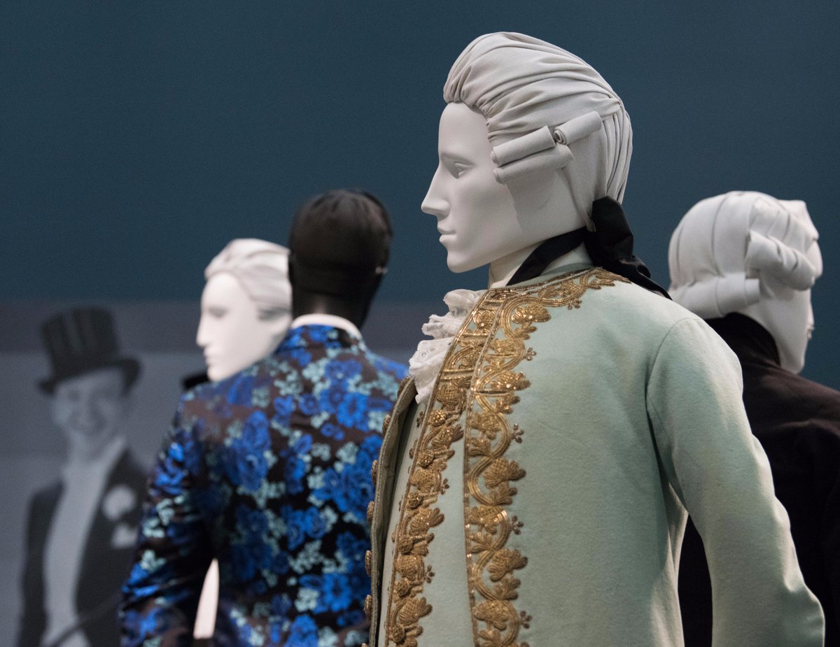 StlArtMuseum's tweet photo. @LACMA curators knew stylish wigs would be crowning glory for #ReigningMen ensembles. Here's how Hollywood helped: https://t.co/NwRdPxFweh https://t.co/ePdXzqce6P