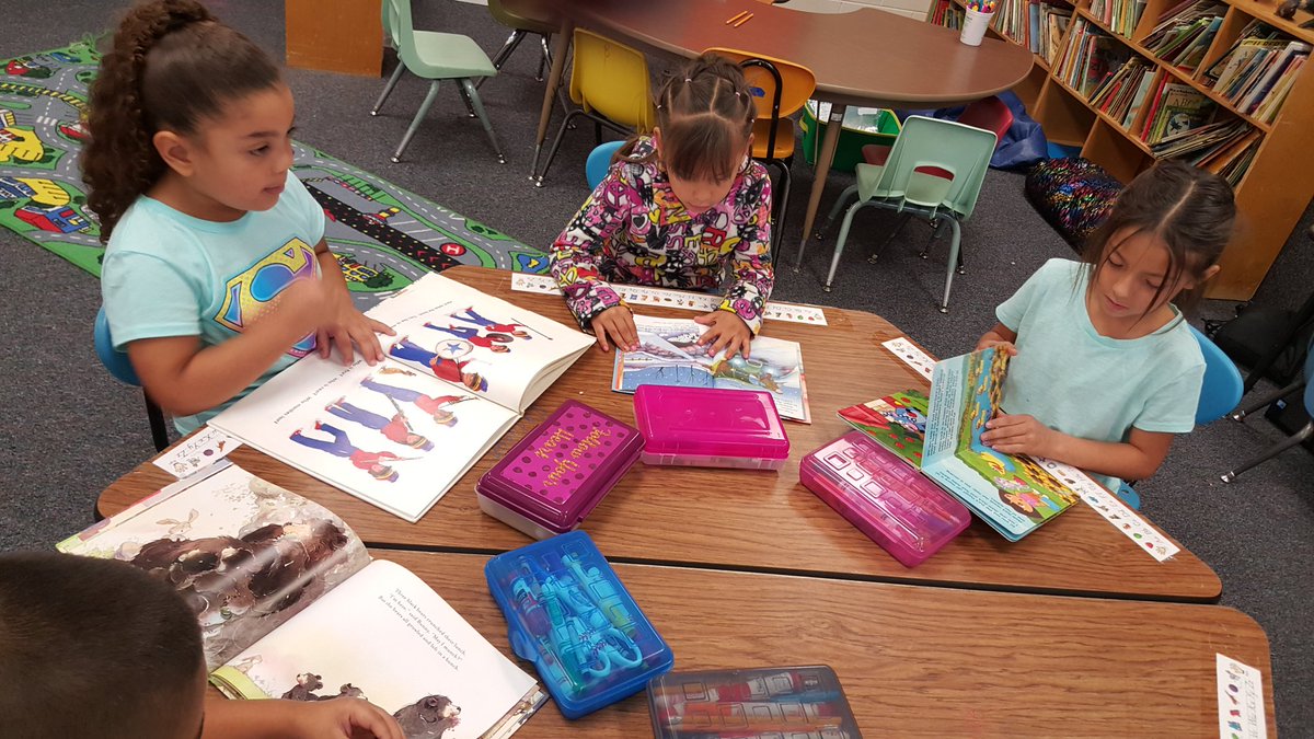 jeanniejackson's tweet photo. Read to Self in Room 8. We got 4 minutes in today!! #cullendercrew https://t.co/DGlweCDn2o