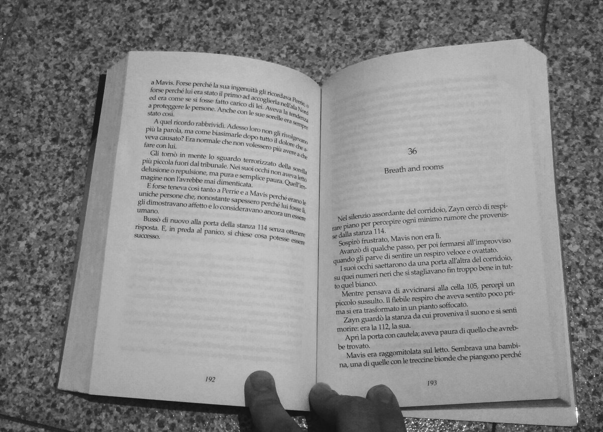 beea98_1's tweet photo. Uno degli ultimi libri che leggerò in italiano... Tra poco si passerà a leggere solo libri in spagnolo 🎉🎉 https://t.co/v6X5HLCVrY