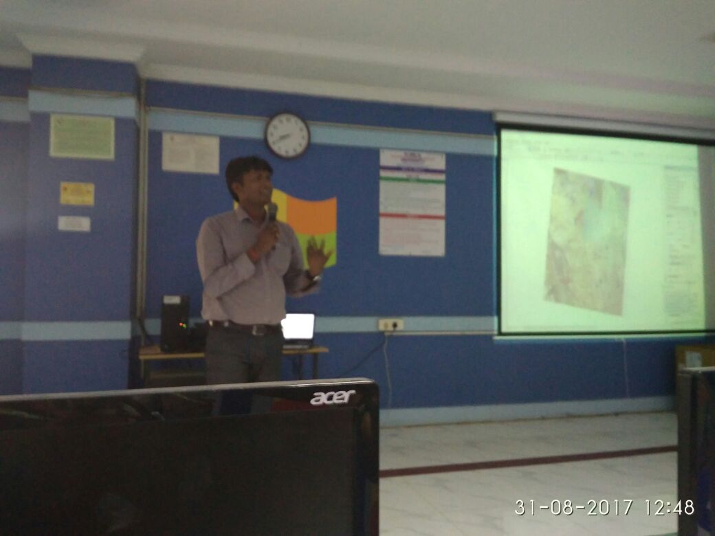 MgrUniversity's tweet image. #MGRUniversity #CSEDept organized Arcgis demo by Mr.Karthik, ESRI which was attended by faculties of Civil, ECE and CSE and GIS students.