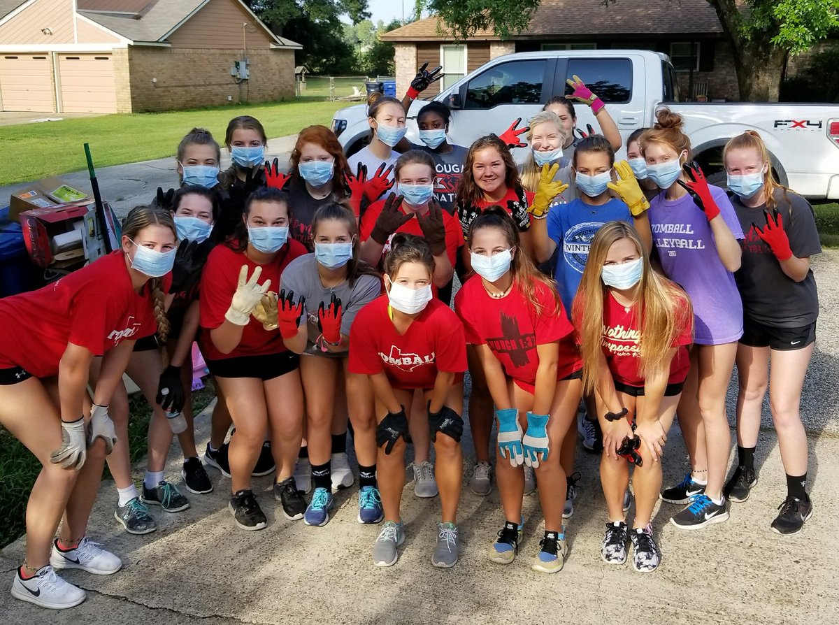 THSCougarsVB's tweet photo. Ready to tackle another day! These girls are warriors. #HelpingAfterHarvey #CoogsHelpingCoogs https://t.co/wxeml0nsmr