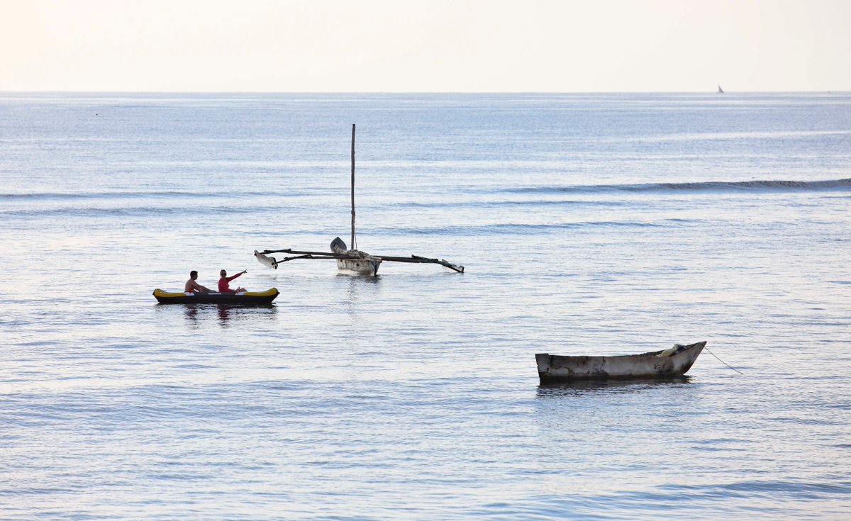 TheOceanSL's tweet image. Activities available include yoga &amp;amp; fitness, #fluiball &amp;amp; outdoor bowls.  Visit the #watersports centre where you can try #snorkelling