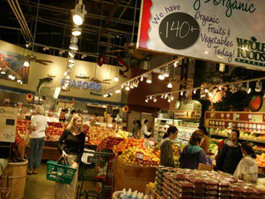 PierreGuz's tweet photo. Whole Foods Market featured Amazon's Echo as one of the “Pick of The Season” discounted products today. https://t.co/VRhVHIimRl https://t.co/AadDv5nFcV