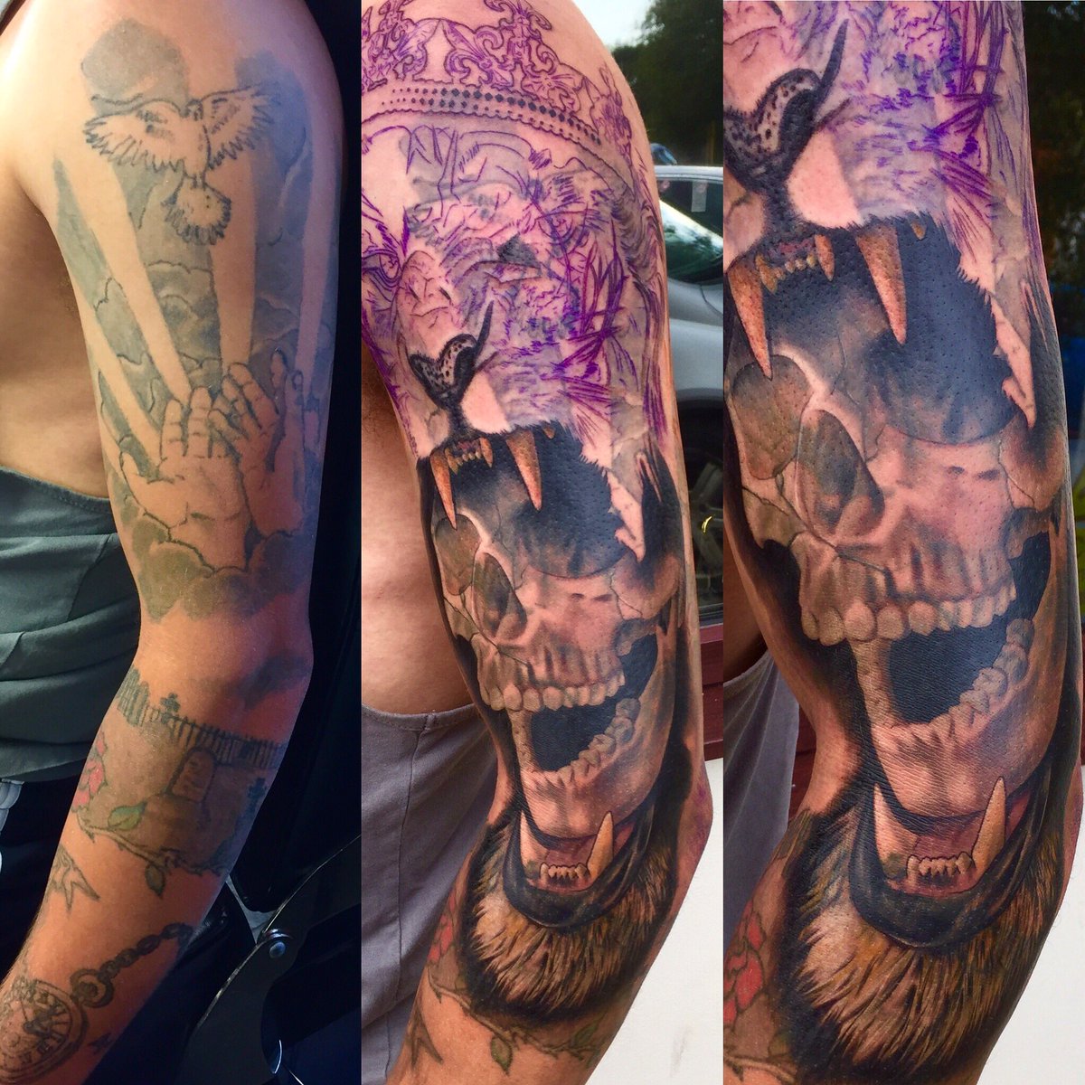 willylangford's tweet photo. Started this cover up today. Using @TattooArmour now and then to sooth the skin and calm any redness. #tattoo #ink #skull #suffolk https://t.co/WZOJVlbef8
