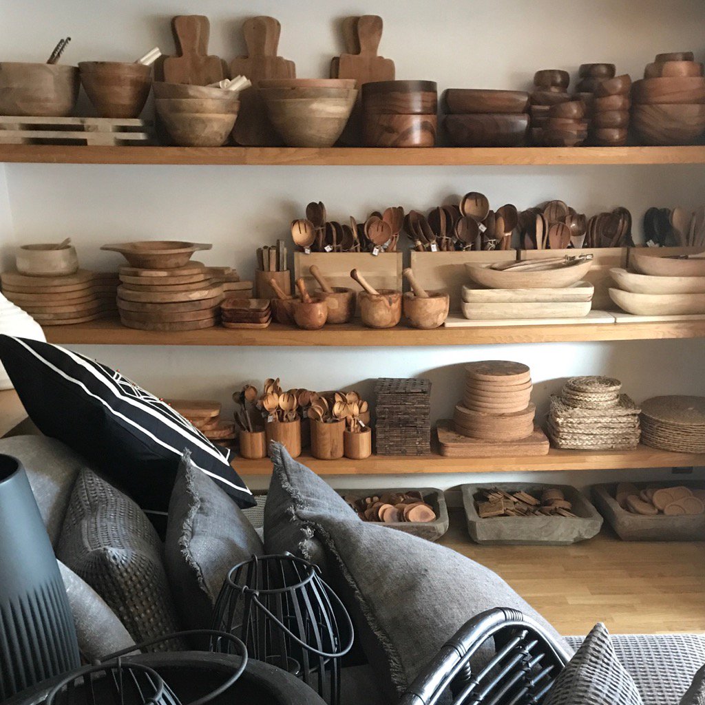 bagelandgriff's tweet photo. Wood on wood- shelves stacked with new deliveries. Bowls. Platters. Cutting boards. Servers. #wehaveitall https://t.co/PIXduqlLmU