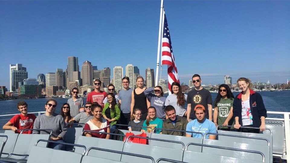 heyfysop's tweet photo. Maverick Mariners and Government Center Globetrotters of The Olde Town take on Swales on Spectacle Island! #FYSOP2017 https://t.co/EtTTfh5kse