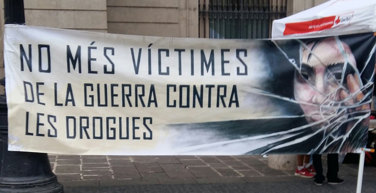 amolinaher's tweet photo. #NoMesMortsPerSobredosi implica no més víctimes de la guerra contra les drogues https://t.co/GX5TGdUI0i