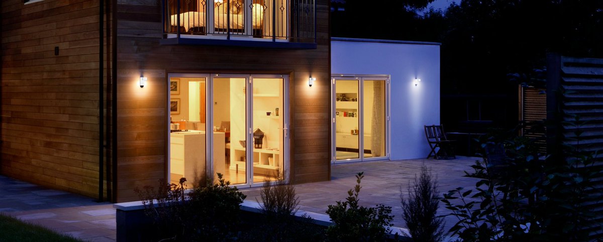 The brand new ENDURA Outdoor LED luminaires: stylish &amp; multi-functional for modern &amp; efficient #outdoor #lighting. 

osram-lamps.com/led-luminaires…