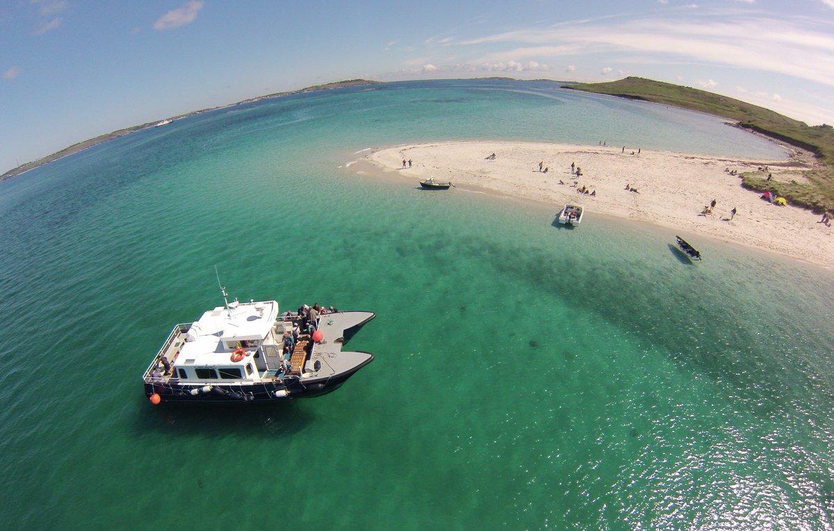 Spirit of St Agnes at Samson for a pickup. <a href="/stagnesboating/">John Peacock</a>