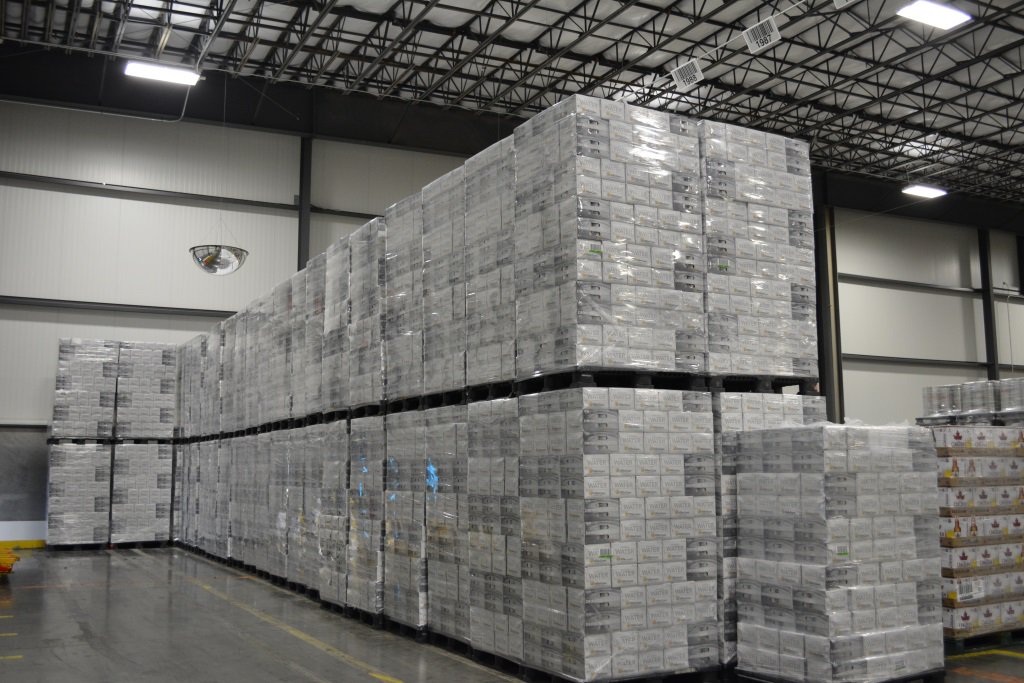 MolsonCoors's tweet photo. Thanks to our friends at @United for helping us deliver 300,000 additional cans of drinking water to the Harvey rescue efforts. https://t.co/XzCQk0KPD7