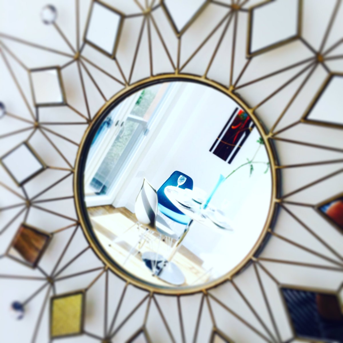 colinmcshaneinv's tweet photo. #fruits of today's #labour & a couple weeks #planning... full #furnishing & #styling of this #stunning #Leith #smartflat for #letting https://t.co/mRCjErNnFK