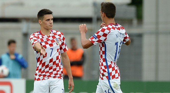 HNS_CFF's tweet photo. Čestitamo mladim Vatrenima na pobjedi u Moldovi (3:0) i uspješnom početku puta prema #U21EURO! 💪🇭🇷
➡️https://t.co/eZnl0TAUfU
#BudiPonosan https://t.co/O3IaVjhTuA