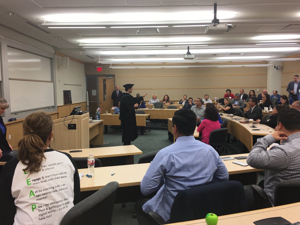 SMUCoxExecEd's tweet photo. Closing remarks from Academic Director @mickeyquinones. 2017 CEDP cohort ends today. Best wishes to you all as you forge ahead as leaders. https://t.co/drPDbnsI0x