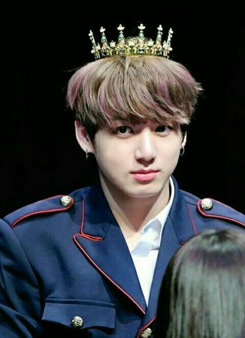 IILoveBTSlmArmy's tweet photo. 생일 축하합니다, 전정국!🎁🎂🎈
Happy birthday to you, Jeon Jungkook!🎁🎂🎈
#BTS #Jungkook #정국 #HappyJungkookDay #Happy21stBirthdayJungkook https://t.co/PzOVl1pxYk