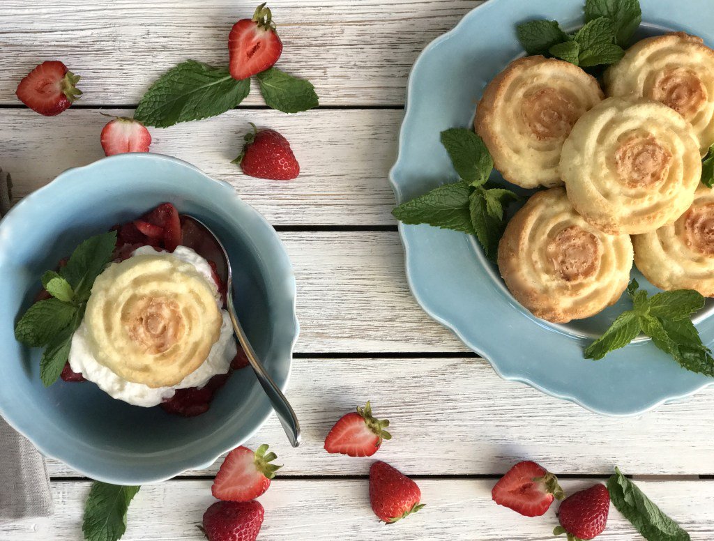 simmerandsauce's tweet photo. Perfect For Labor Day. Bishop's Cake From The Silver Palate Cookbook #favoritecookbook… https://t.co/SUgVgrrepw https://t.co/X0U1ogek3W