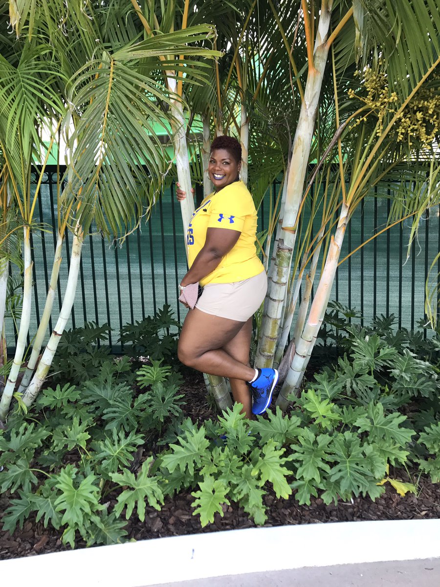 flower_tutu's tweet photo. Had a blast in Orlando!!! Thanks Mom! https://t.co/dbGcqUPEmy
