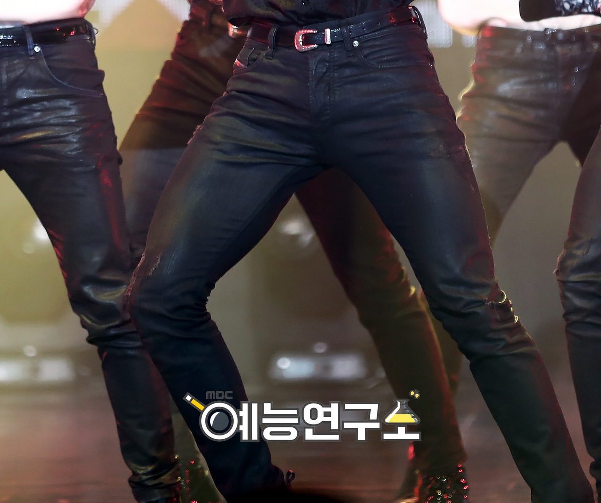 rapmongodles's tweet photo. 🌸 appreciation of jungkook thighs 🌸#happyJungkookDay https://t.co/fVkDiyPKyn