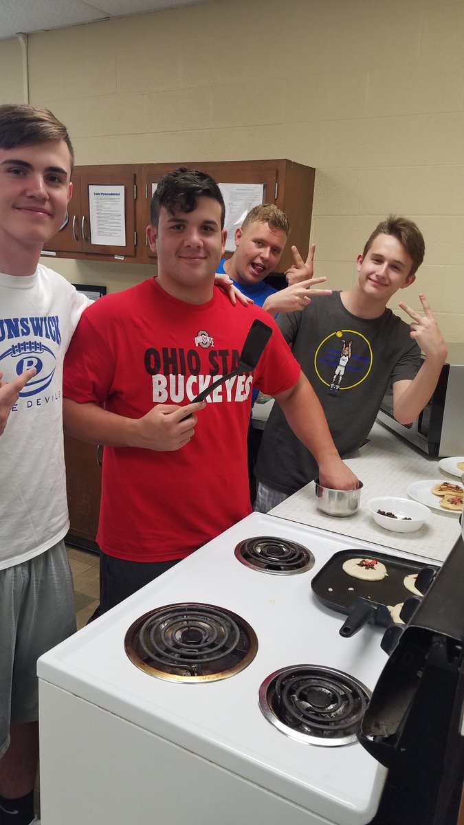 bhsmrssal's tweet photo. Great job today in our first lab. Always a great time getting in the kitchens!!! #fastfoods #salsclass #pancakelab https://t.co/FMx5ucjN7G