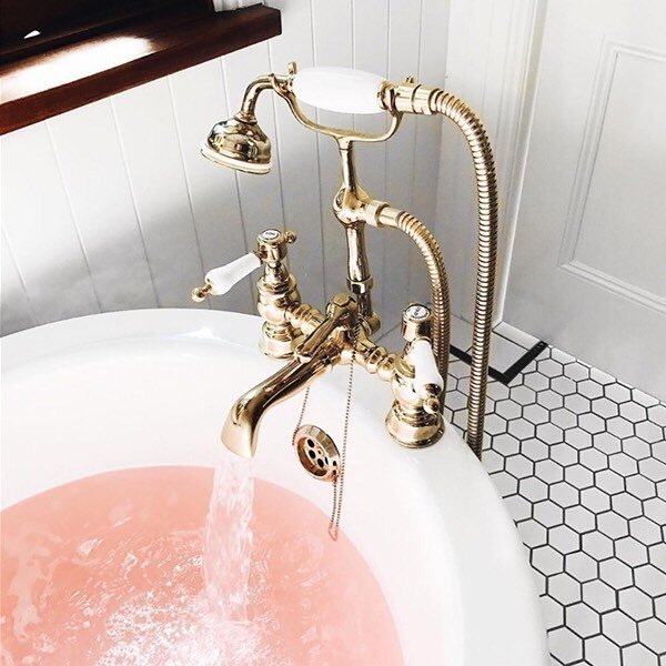 OldShanghai's tweet photo. Not now, I'm busy 🛁
Regram @jasminedowling 
#sosumi #bathtime #metime #pinkbubblebath #relaxation #madebysumi https://t.co/AmgvfCAF4h https://t.co/ueQ7pbuNC5