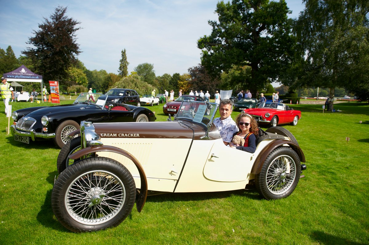 PhyllisCourt's tweet image. #ClassicCar display, organised by our #ClassicMotoring Interest Group Gallery now up: tinyurl.com/y72m2kpy #HenleyonThames