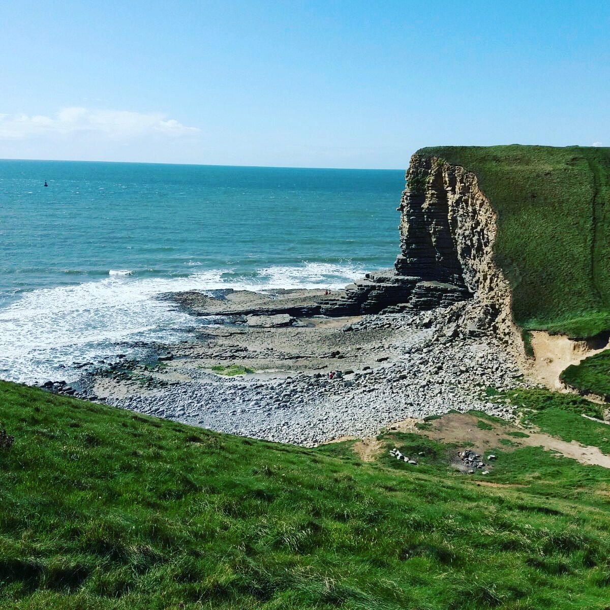 FfiDav's tweet photo. Nash Point #summerhols #sunshine #welshwalks https://t.co/SJ8ij4h5rX