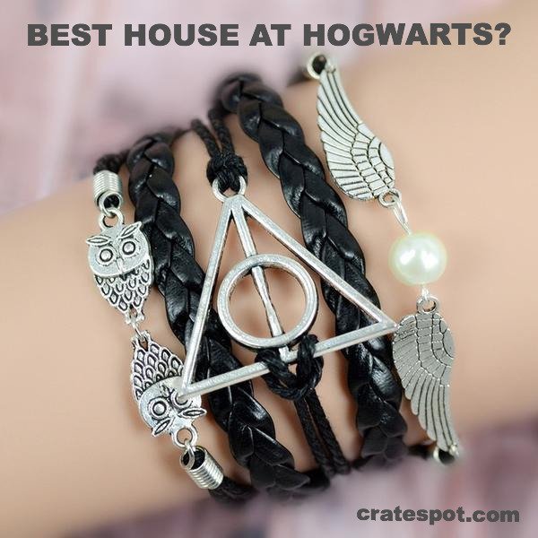 Owl Charm Bracelet 🌙💖✨ .
In Stock: at cratespot.com | 
Which house is your favorite?|
.
Shop Now ➡️ … ift.tt/2xPVmKv