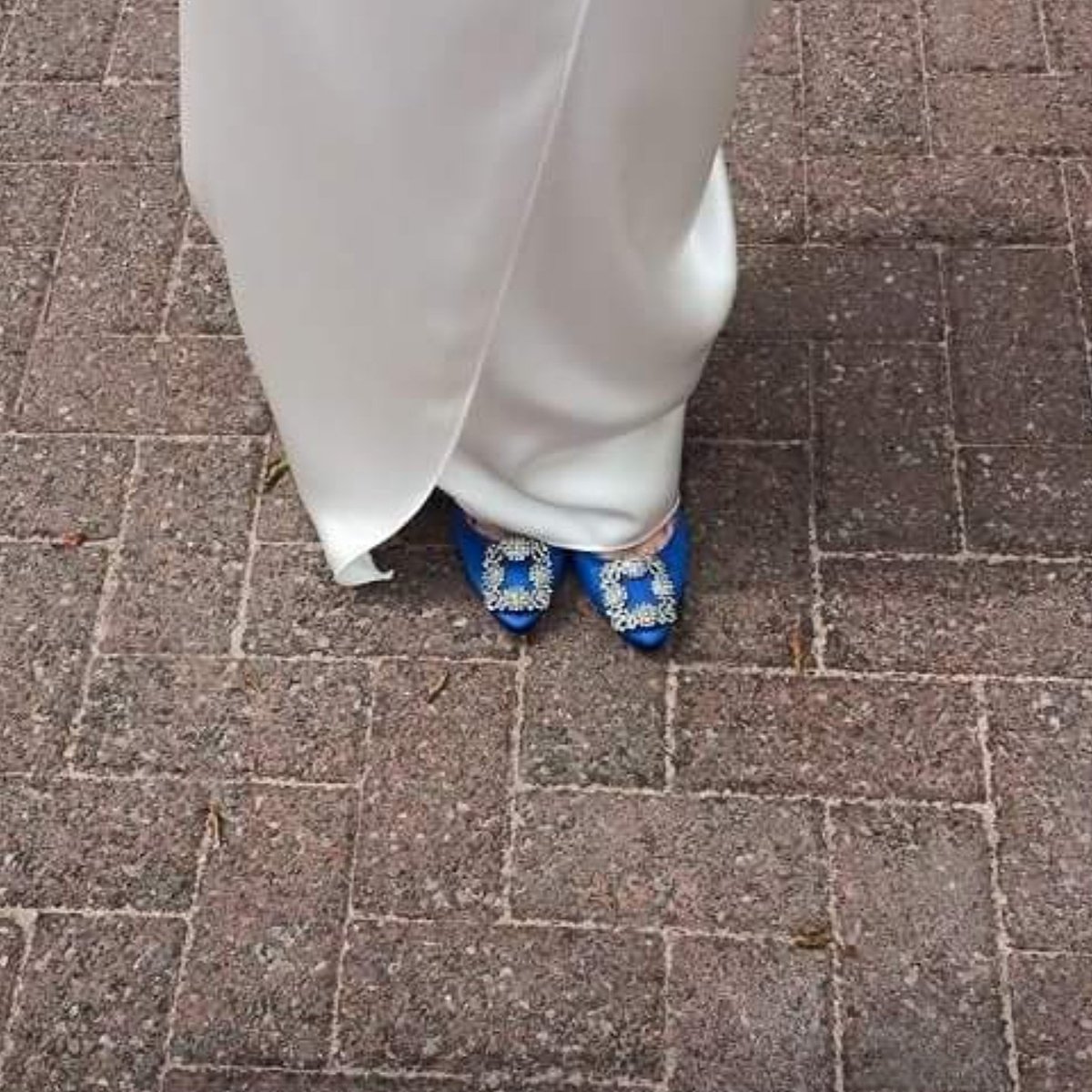 weddingplanner #marqueewedding #londonbride #manchester #stylish #modern #trendy #designerbride #manoloblahniks