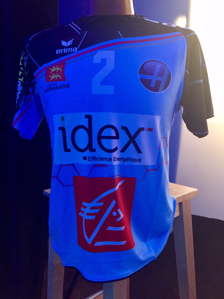 CE_Normandie's tweet photo. Présentation ce soir de l'équipe du @HacHandball76 et du nouveau maillot qui arbore désormais nos couleurs #PartenariatCEN @EspritHandball https://t.co/qj9muPEh0n