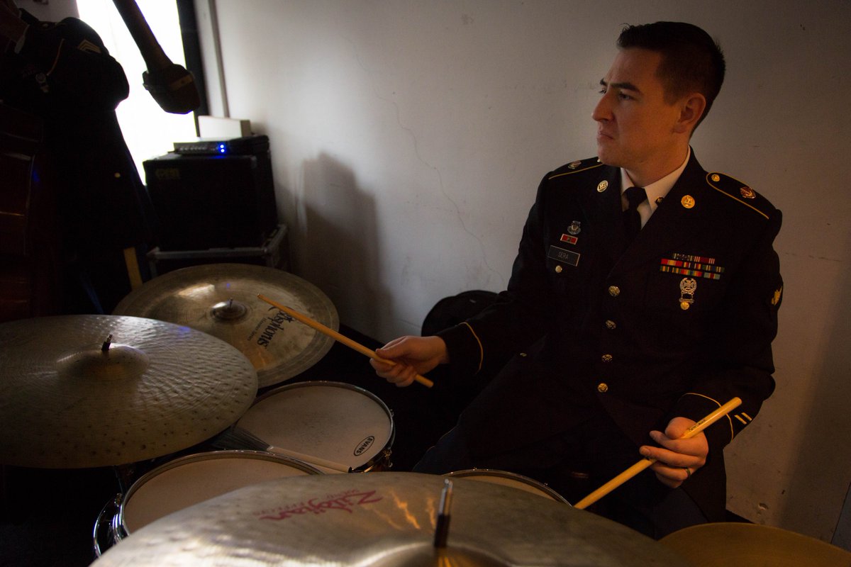 USArmyEURAFBand's tweet photo. Join us 1 Sept, 13:00 as the #USAREURStandard, performs at the Stiftsplatz in downtown K-Town for the #SwingingLautern #BarbarossaFest 🎹🎷🎺 https://t.co/1jLFXEDdLm