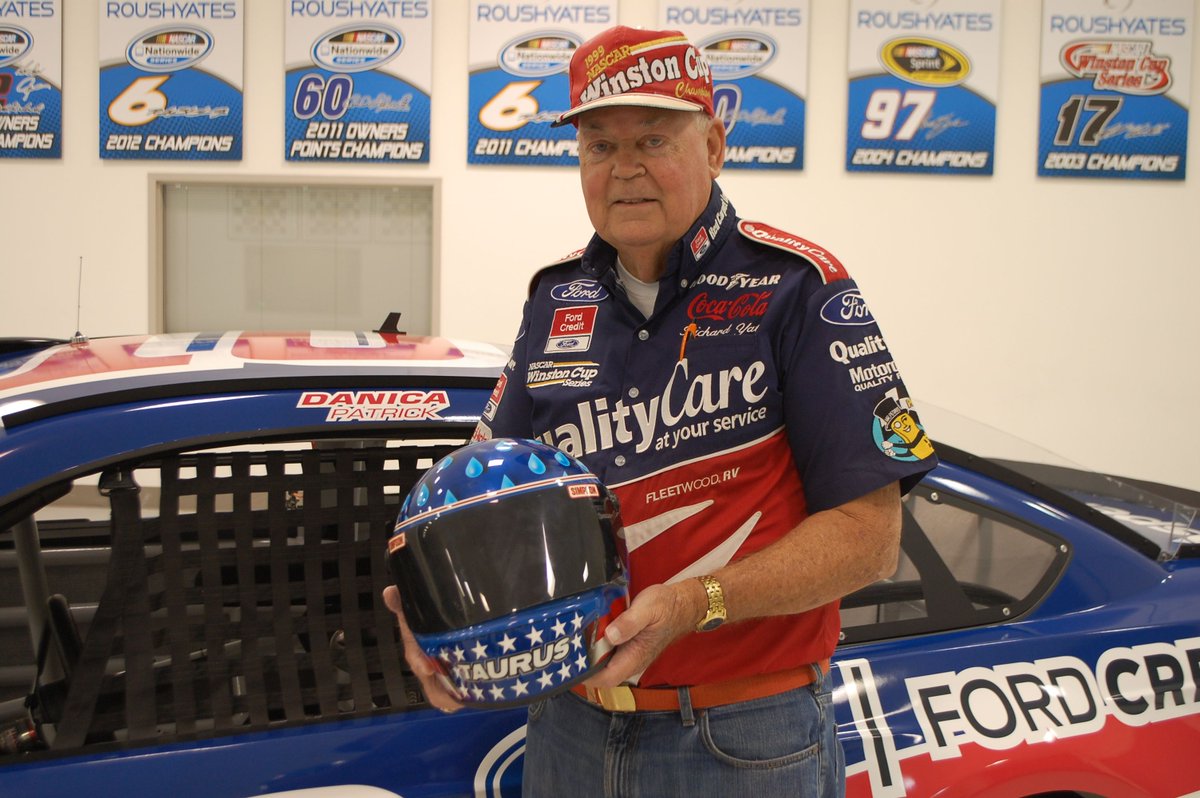 roushyates's tweet photo. Richard Yates in his ORIGINAL @FordPerformance Quality Care gear with a item that sits on his desk; @DaleJarrett 's helmet! #RYEThrowbackDay https://t.co/JAucw3taA5