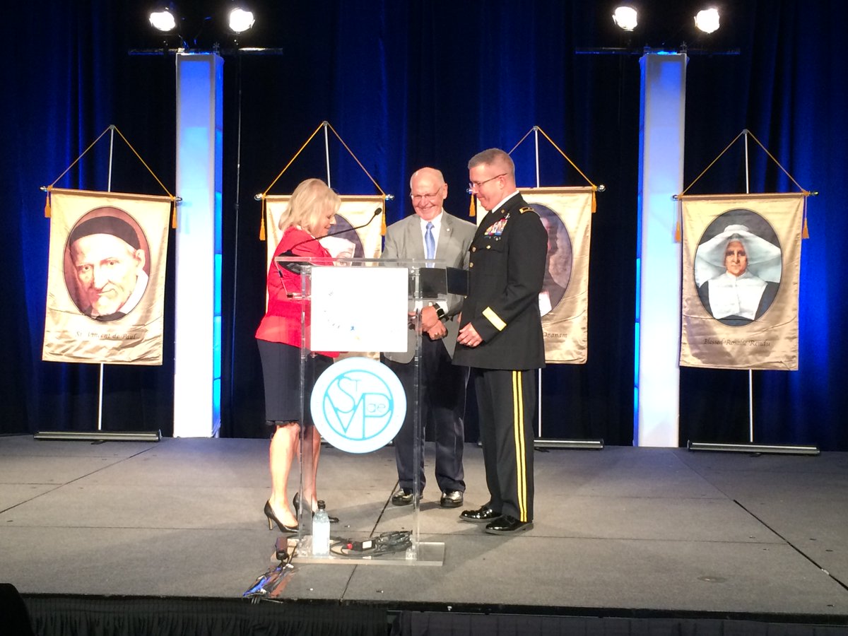 svdpusacouncil's tweet photo. West Virginia Natl Guard MG James Hoyer accepts SVdP Sam Carocci Humanitarian Disaster Relief Award for WVNG's work during June 2016 floods, https://t.co/Xva4xD3yxK