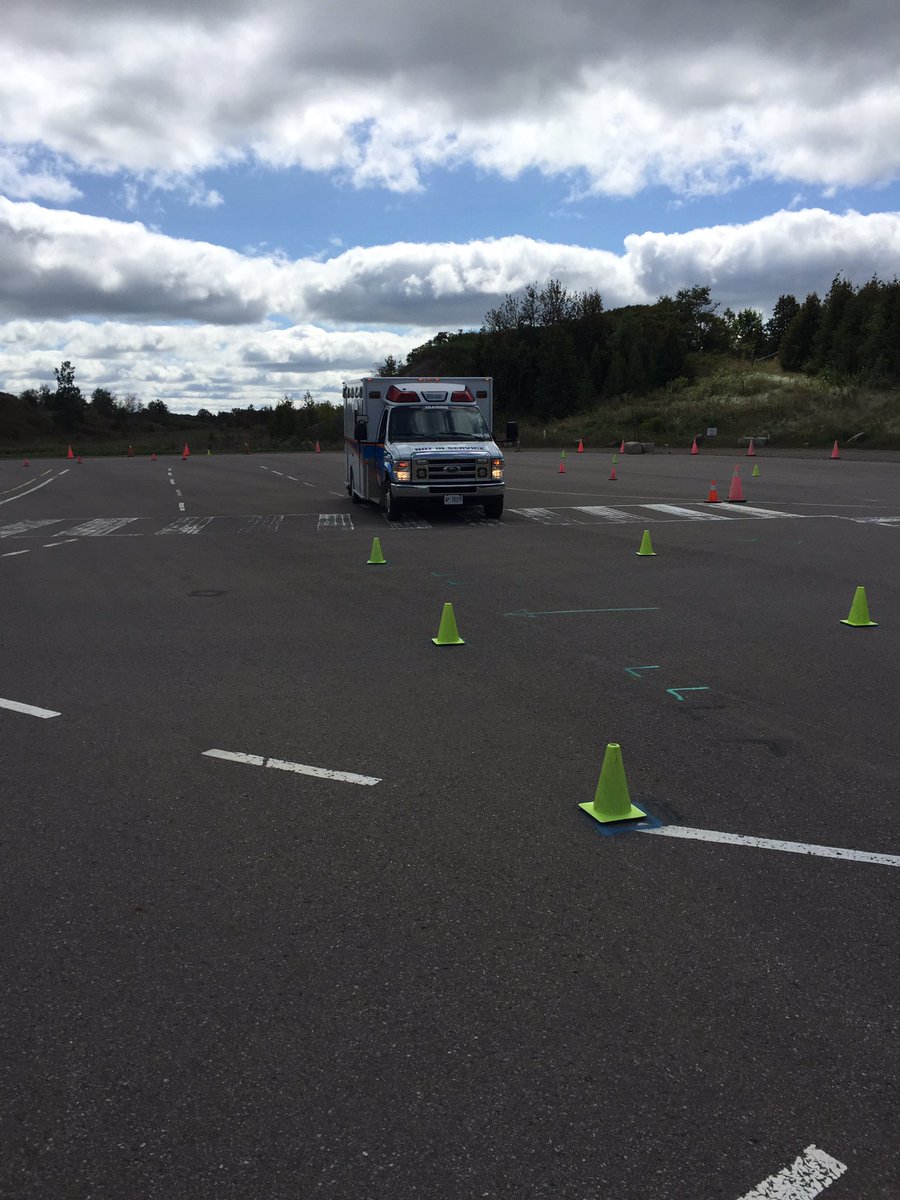 BradBowie1's tweet photo. Great 2 days for @Peel_Paramedics driver training #Shuffel-Steering @slarge_79 .....Thanks to Glen & @DavidLumpy46 our instructors https://t.co/2lH2kbm78D