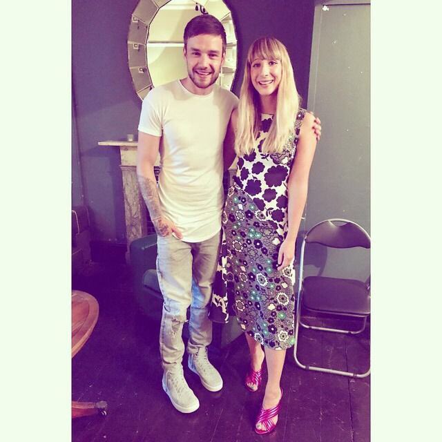 lasgrowns's tweet image. Liam hoy en Londres!
