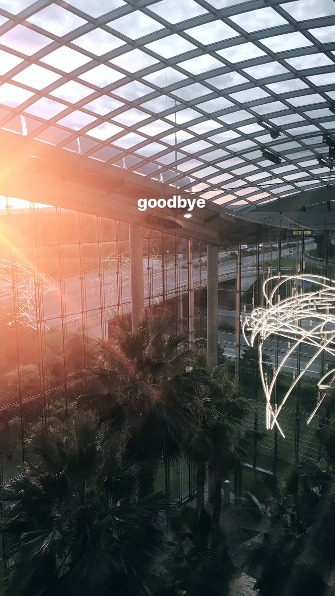 Got to work in the prettiest of offices today. Thank you <a href="/lufthansaNews/">Lufthansa News</a> for having me over!