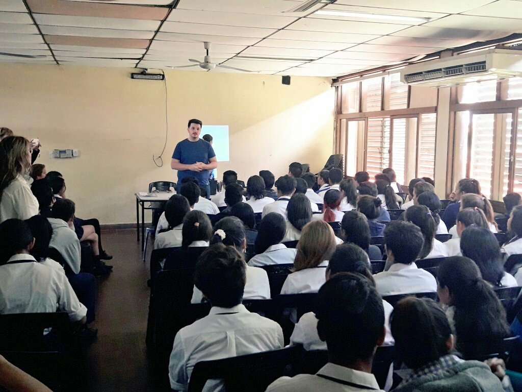 nicolaspintosok's tweet photo. #Ahora Capacitación sobre Salud Sexual con la #FundaciónRaúlRoque en la #Comercio8 https://t.co/MdOsyRTJrX