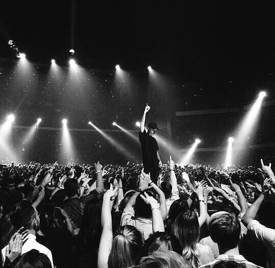 This fandom never fails to amaze me. #100MBELIEBERS