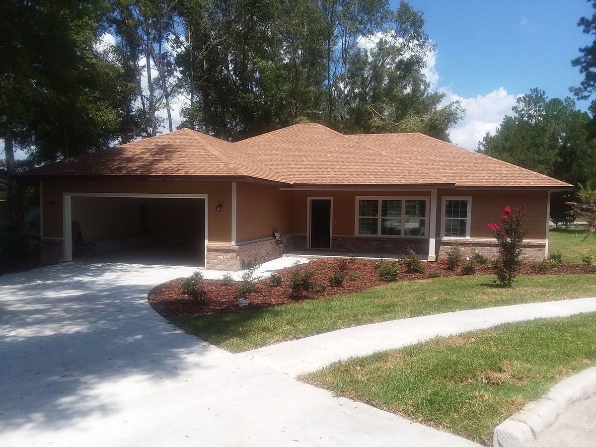 BaileyEstatesFL's tweet photo. Building beautiful Bellas! Just a click or call away at https://t.co/Zxup19YMbU, where Luxury Homes are within reach! #BuyBailey https://t.co/xtTFBdiXXO