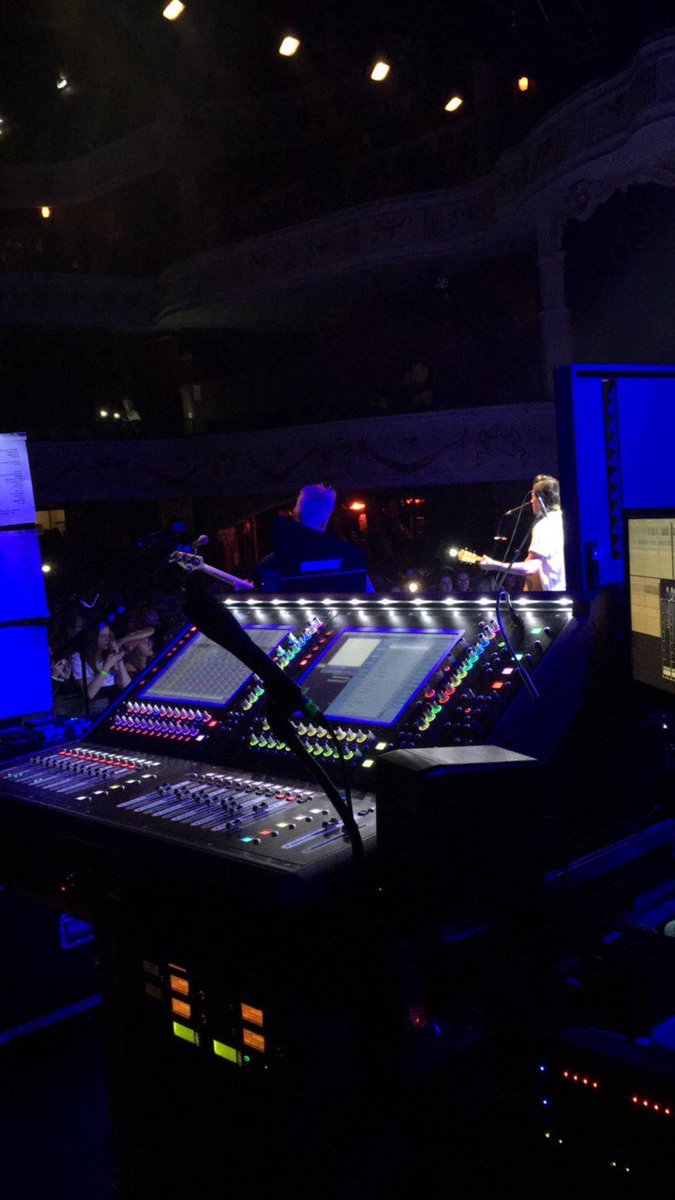 lasgrowns's tweet image. Niall en su historia de instagram!