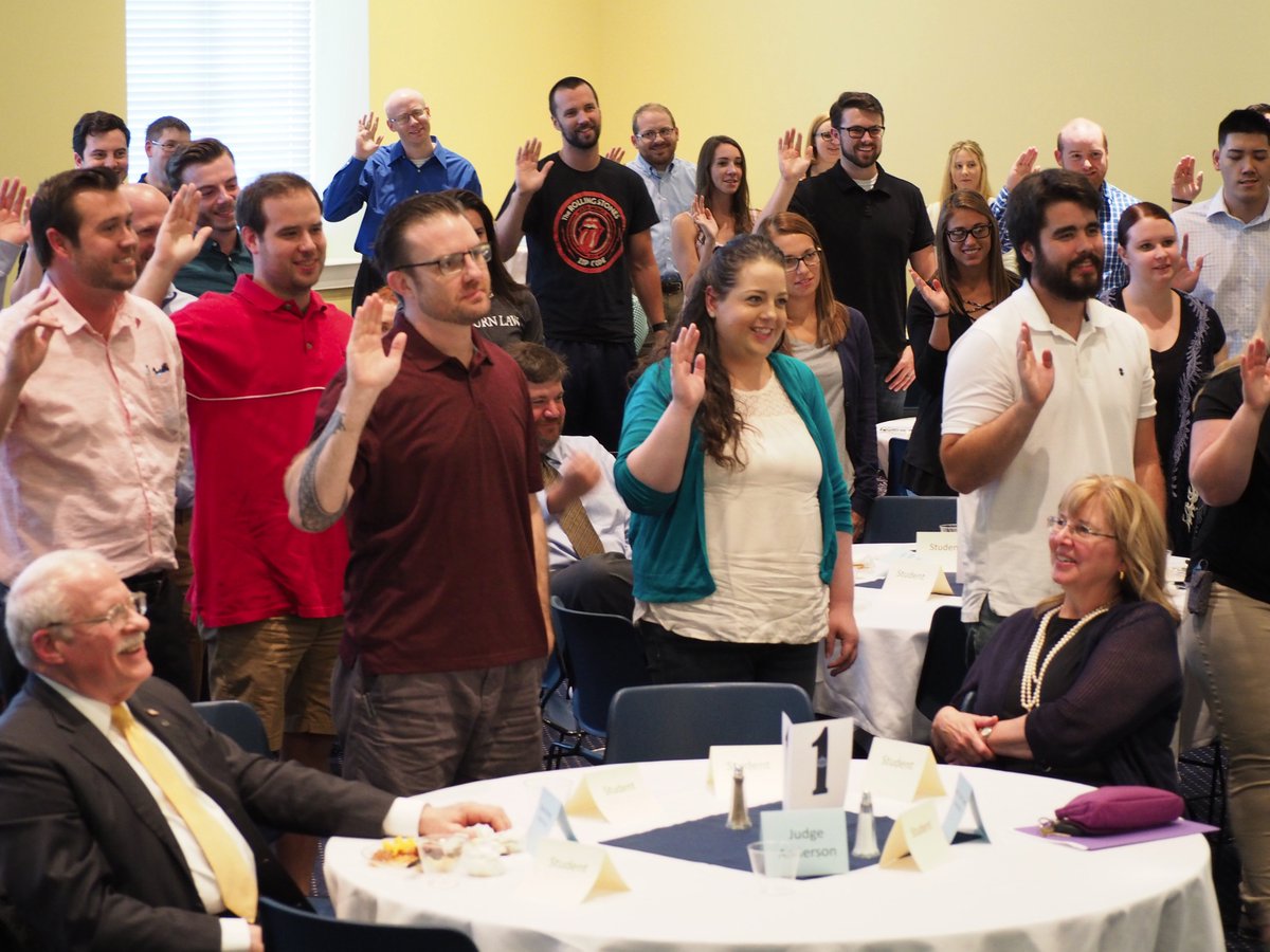 washburnlaw's tweet photo. Our fall 1L's were sworn in today by Shawnee County Division Two District Judge Richard D. Anderson, '80 #futurelawyer #firstyearlawstudent https://t.co/MuP8Lq1sDo