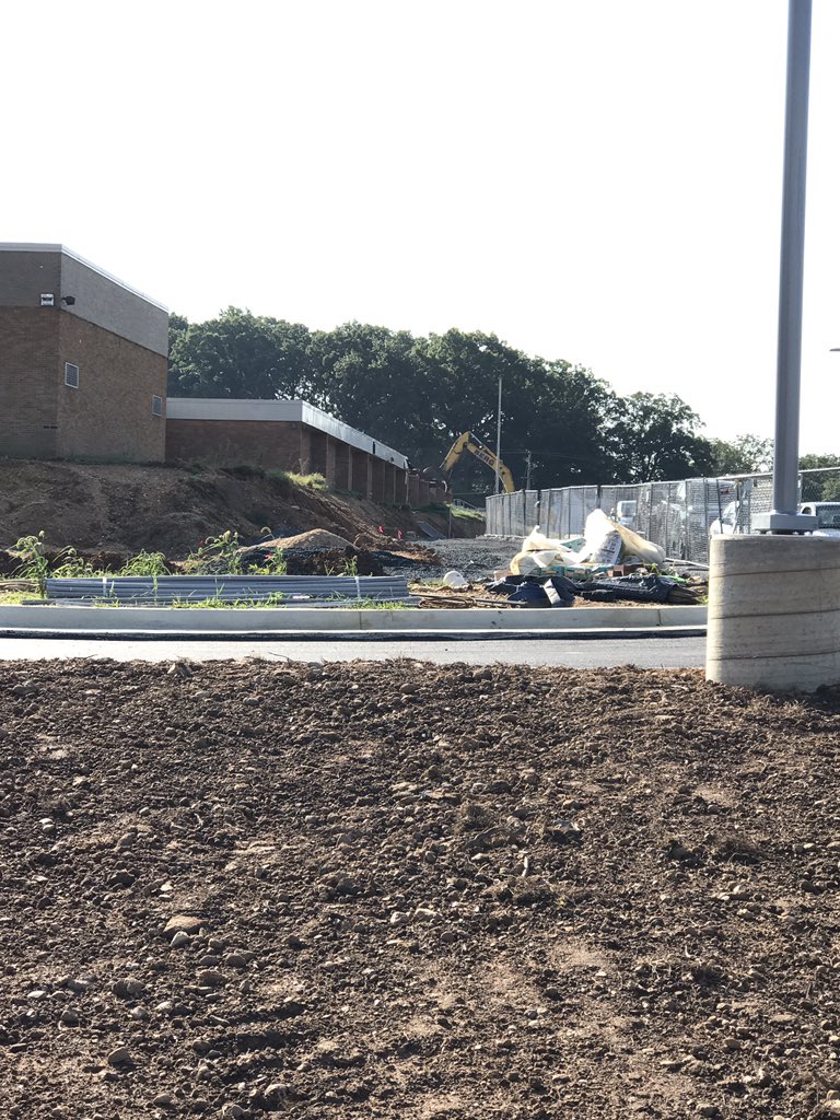 MariePhotogmom's tweet photo. Today is demo day for the old Relay ES. I'm so emotional!!! #relay4.0 #resnewbeginnings #relayelementaryschool @CounselorRes @jrbarnett_ https://t.co/VgyMwGIB1n